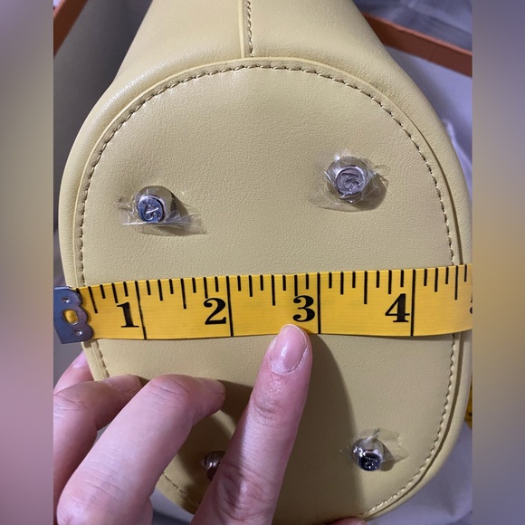 NIB Amazing Song butter yellow basket purse with crossbody strap - Picture 8 of 8